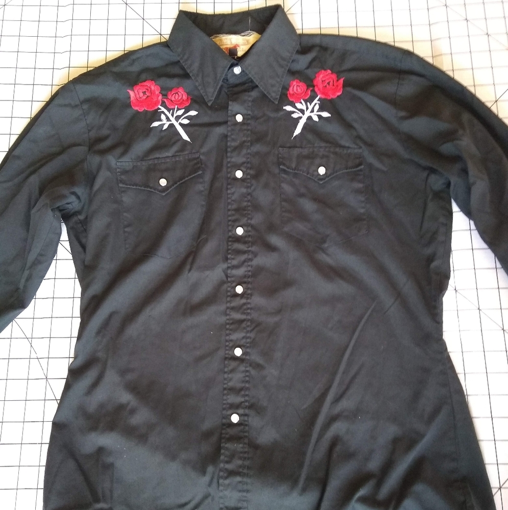 Authentic Western Youngbloocs Men's M Rose Snap up shirt